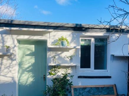 Watford Apartment | Zen Garden Hideaway. Close to Harry Potter&trains.