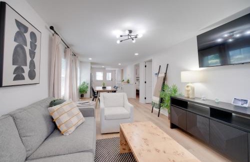 Erie House | Zen Haven Lakefront Erie Home with Shore Access