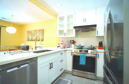 Edenvale Condo | Zen Minimalist 2BR Condo: Prime Location + AC