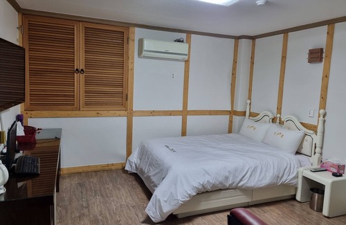 Saengmok Hotel | Zen Motel