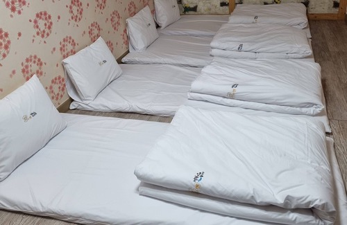 Saengmok Hotel | Zen Motel