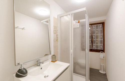 Casale Monferrato Apartment | Zen Studio in the Center With Free Parking and 24Hours Automatic Check-In with Netflix Dazn and Disney Plus