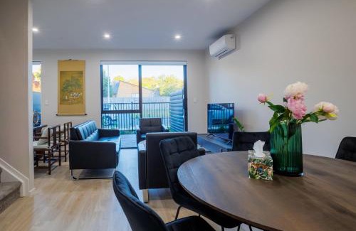 Botany Downs Villa | Zen Style 3 bedrooms near School, shop and Eateries