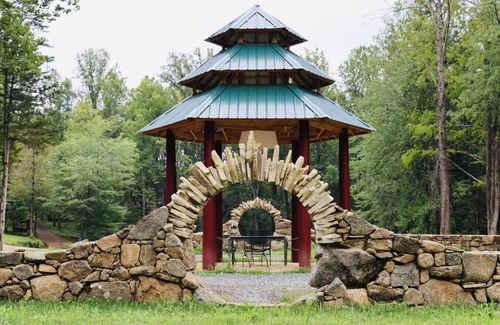 Stanardsville Apartment | Zen Suite at White Lotus Eco Spa Retreat