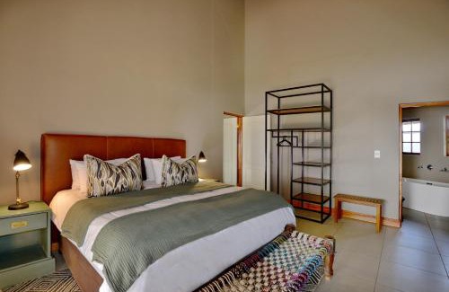Vaalwater Cabin | Zenara Lodge 2