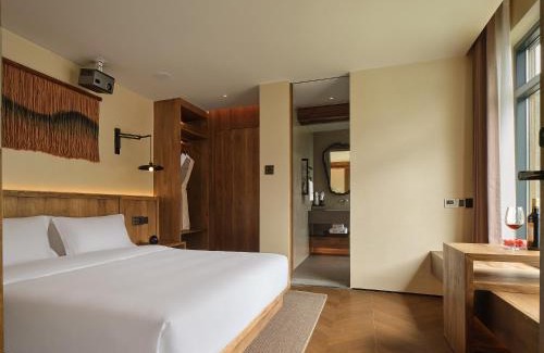 Wulingyuan Hotel | Zhangjiajie Juanjie Luxury Resorts-Provide free one-way airport pick-up service