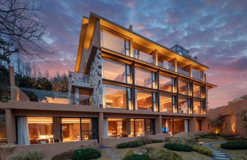 Wulingyuan House | Zhangjiajie Qishi Li Cave Homestay of East Gate Entrance of Zhangjiajie National Forest Park