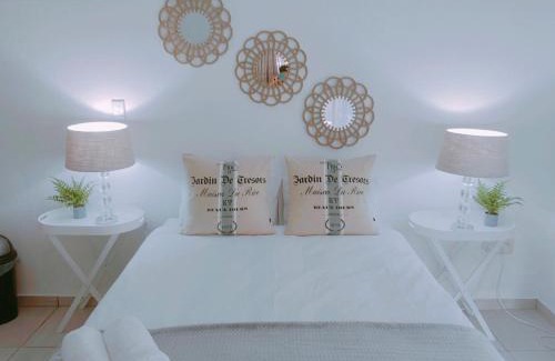 Boksburg Apartment | Zhantique Guest House 1- Unit 2