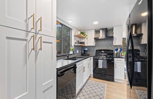 Barton Hills House | Zilker Park | Theater | Game Room | Sleeps 14!