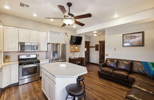 Hildale Cabin | Zion Cliff Lodge