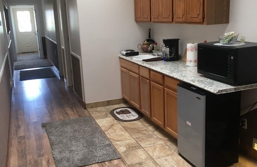 Hildale House | Zion’s South Hideaway Retro Room