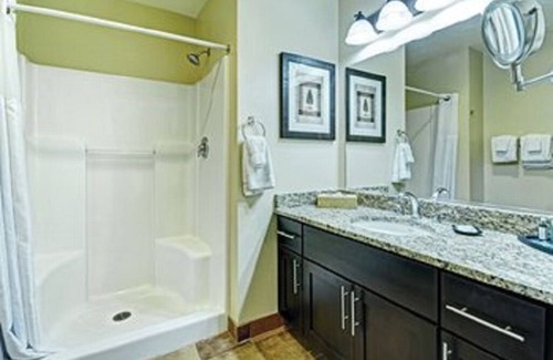 Pinetop Resort | Zip lining, mountain biking, water sports and much more!