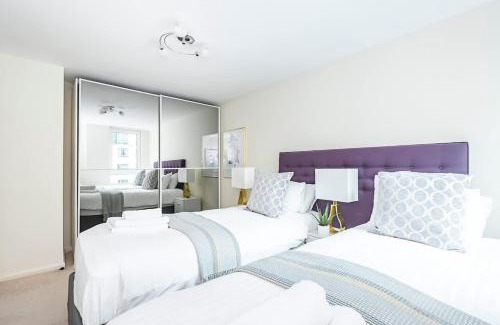 Vauxhall Apartment | Zone 1 , 2 Bed Apt , Tube Station 2 Mins Walk , Ideal For Leisure , Families , Contractors Stays , Weekly Offers , Sleeps 4