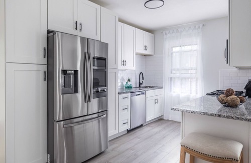 Corryville Apartment | Zooview Haven: A Family Retreat