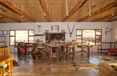 Mier Cabin | Zoutpanputs Game Lodge