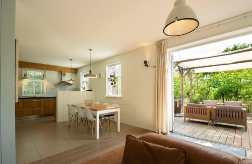 Renesse Villa | Zuidhoek 6 luxury villa in quietly located car-free bungalow park