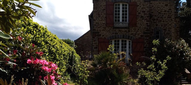 Villa La Côte du Chat, near Saint-Malo, Dinard, and the beaches. 3-Star Furnished Apartment