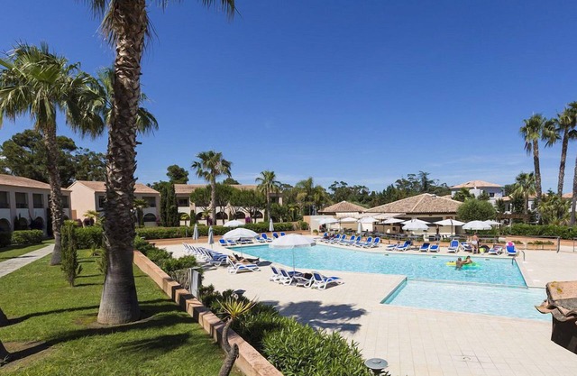 À deux pas de la plage | Piscine sur place