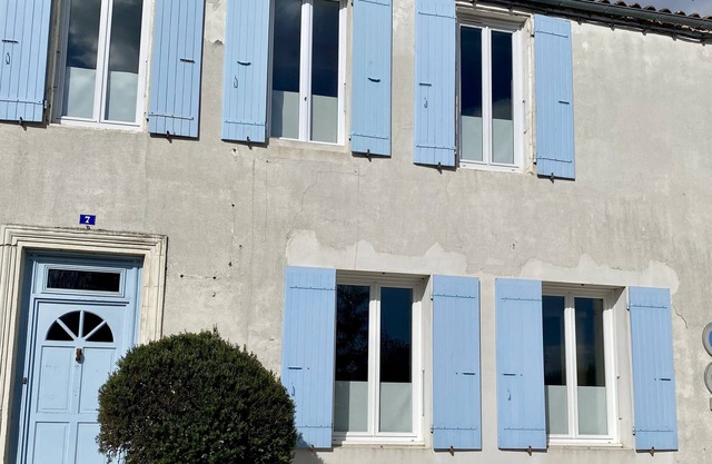 À Proximité de la Plage , Grande Maison Avec Jardin au Chateau Doleron