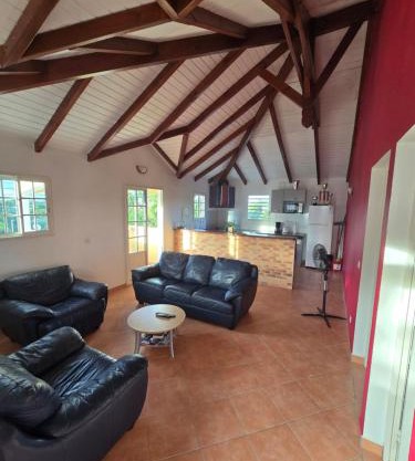 ÉLÉGANT APPARTEMENT À LA CAMPAGNE