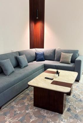 شقة راقية بغرفة نوم وصالة مريحة