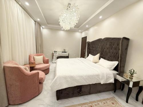 شقة مفروشة أنيقة وفاخرة دخول ذكي