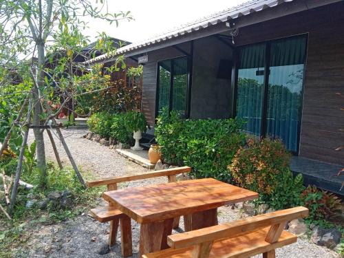 สุขเสมอ โฮมสเตย์ (Suk-Samer homestay)