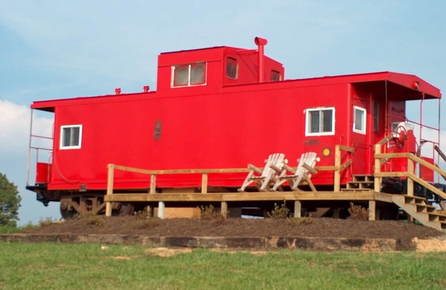#042 - Authentic Railroad Cabooses And Depot Just Off The Blue Ridge Parkway