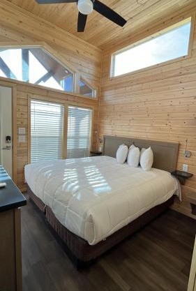 063B Grand Canyon South Rim Chalet with King Bed