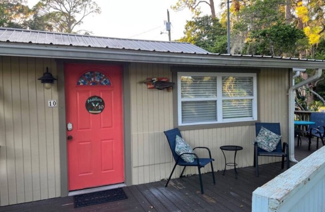 09) Artist's Cottage