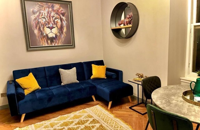1 bed Apt in West End