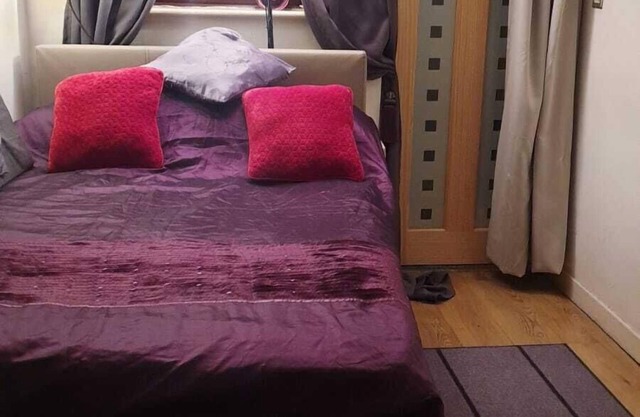 1 Bed Flat - Sleeps 3 - Garden