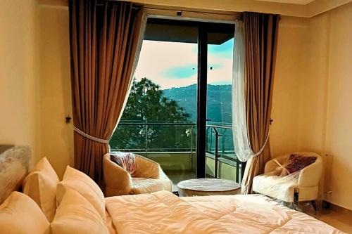 1 Bed Luxury Studio with Mountain View