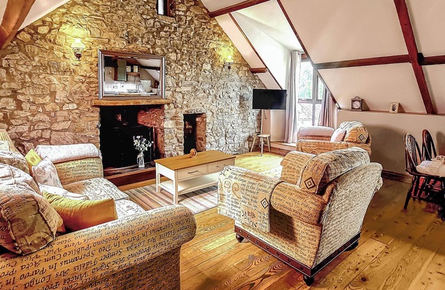 1 bedroom accommodation in Pontyberem, Carmarthenshire
