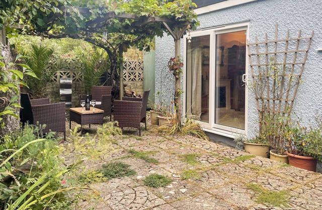 1 bedroom accommodation in Beacon Hill, Poole