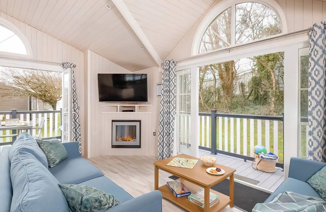 1 bedroom accommodation in Milford-on-Sea, Nr Lymington