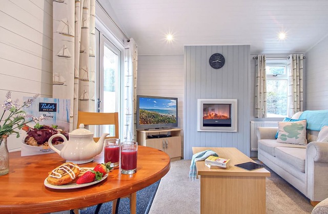 1 bedroom accommodation in Milford-on-Sea, Nr Lymington