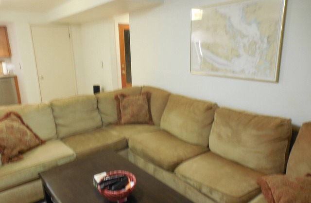 1 Bedroom Apartment On Mercer Island Private Secluded Sleeps 4 Pet Friendly