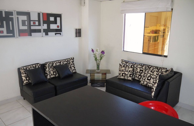 1 Bedroom apartment in a gated neighborhood, 24/7 watchmen + rooftop