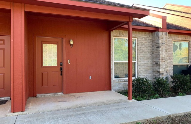 1-bedroom apartment in lovely Lindale