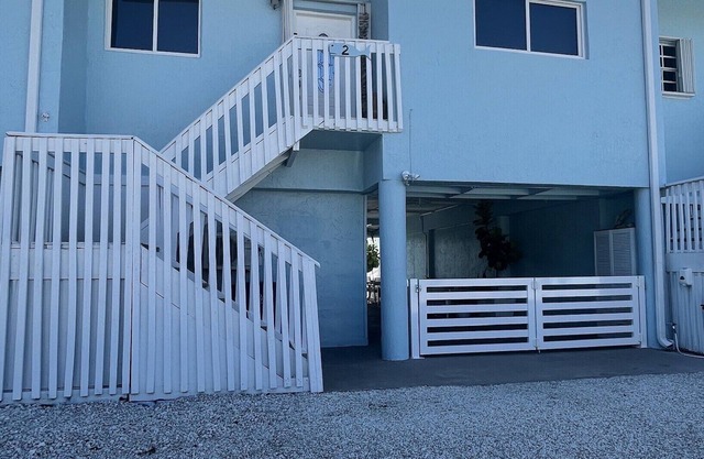 1 Bedroom Apt. Lower Level/No Stairs!