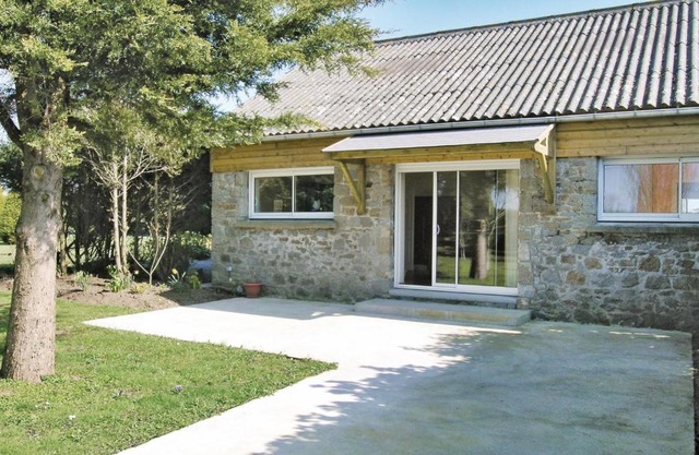 1 Bedroom Awesome Home In Carolles
