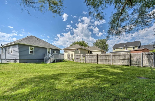 1-Bedroom Beach House on Snowmobile Trail!