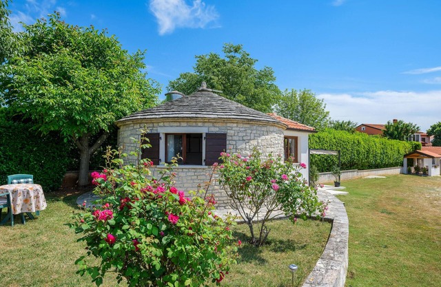 1 bedroom beautiful home in Zminj