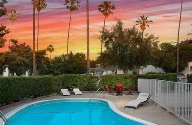 1 Bedroom Condo L-454900 by Houzlet