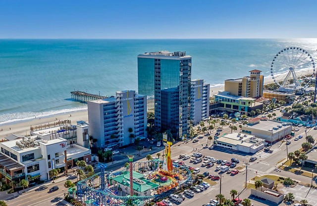 1 Bedroom Deluxe Condo, Sleeps 4, at SeaGlass Tower Resort!