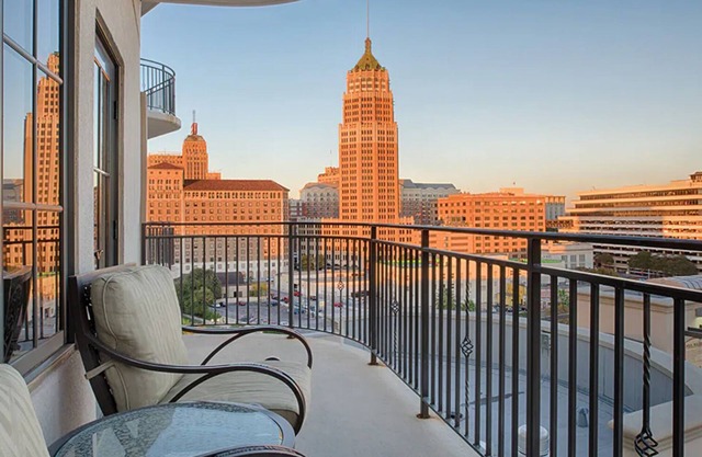 1 Bedroom Deluxe Condo, Sleeps 4, La Cascada Resort!