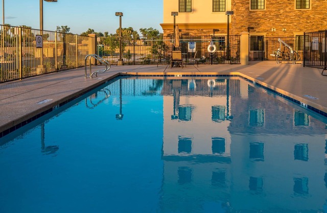 1 Bedroom | Heated Outdoor Pool + Free Breakfast