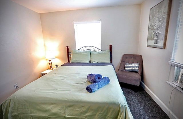 1-bedroom private home just 4 minutes to Lucas Oil Stadium