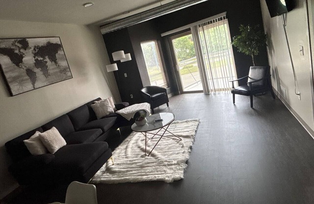 1 bedroom unit in Downtown Des Moines